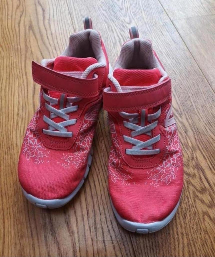 sportschoenen gymschoenen maat 35 zgan, Kinderen en Baby's, Kinderkleding | Schoenen en Sokken, Ophalen of Verzenden, Zo goed als nieuw