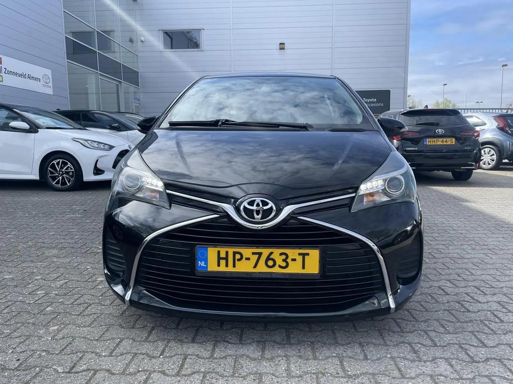 Toyota Yaris 1.0 VVT-i Style Navigatie € 10.999,00, Origineel Nederlands, Bedrijf, Handgeschakeld, 3 cilinders