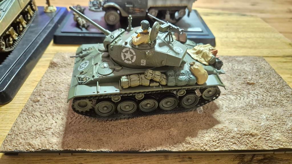Forces of Valor M24 Caffee WWII tank 1/32, Ophalen of Verzenden