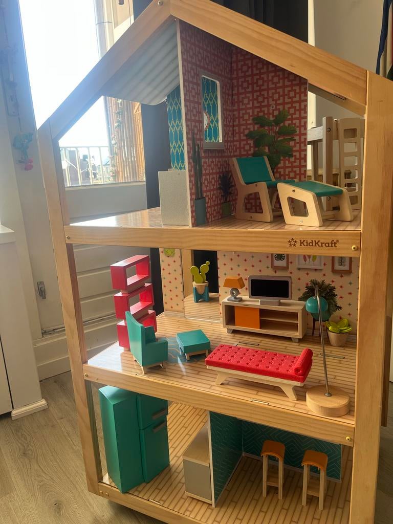Kidkraft verrijdbaar houten poppenhuis incl meubels, Ophalen, Gebruikt, Poppenhuis