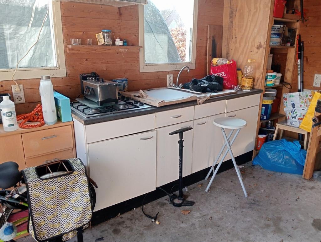 Keukenblok met afzuiger/koelkast en gaskookplaat, Huis en Inrichting, Keuken | Complete keukens, Ophalen, Gebruikt, Wit, Enkelwandige keuken