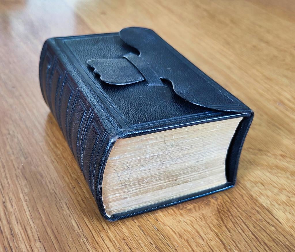 Kleine antieke Statenbijbel, Antiek en Kunst, Antiek | Boeken en Bijbels, Ophalen of Verzenden