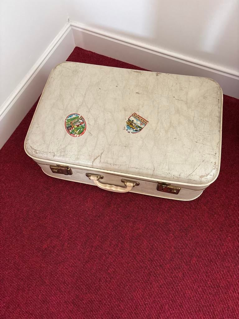 Vintage Lejay Amsterdam Koffer - Crème met Stickers, Overige materialen, Gebruikt, 50 tot 60 cm, Slot