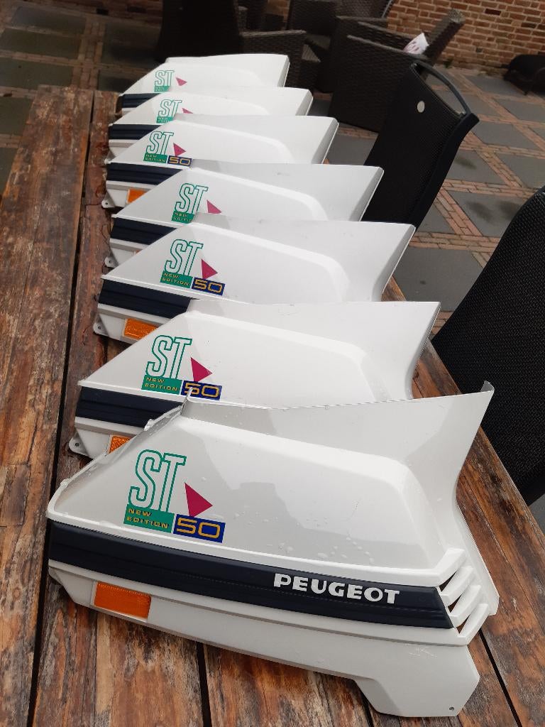 Zijkap Peugeot Rapido origineel NEW OLD STOCK!!, Nieuw, Bedrijfsweg 1A Maasbommel, Ophalen of Verzenden, Info@loefbromfietsen.nl