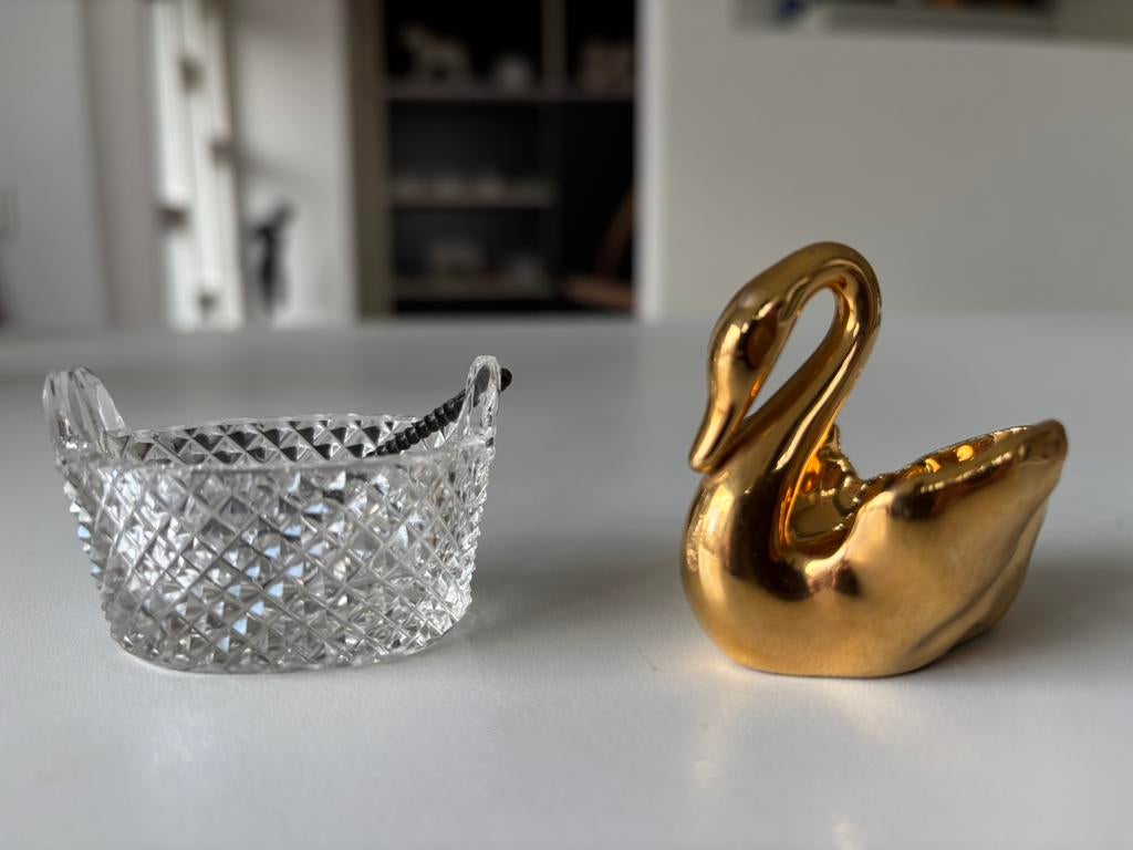 Twee oude zoutvaatjes met een lepeltje, Ophalen of Verzenden