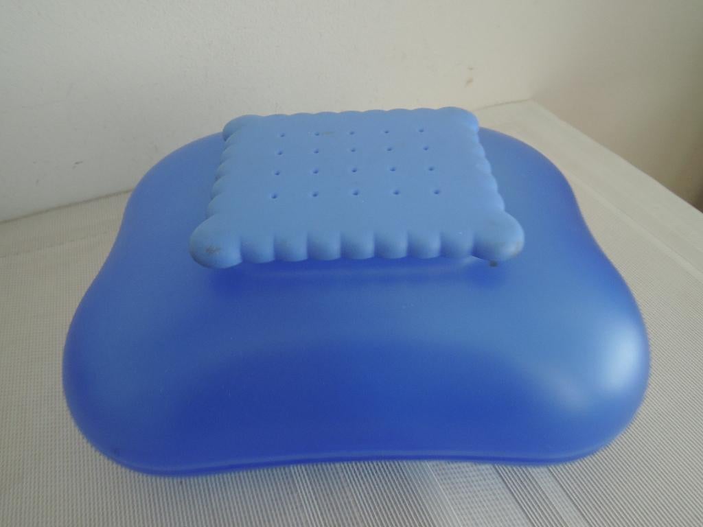 Blauwe Alessi koektrommel "Mary Biscuit", Antiek en Kunst, Kunst | Designobjecten, Ophalen of Verzenden