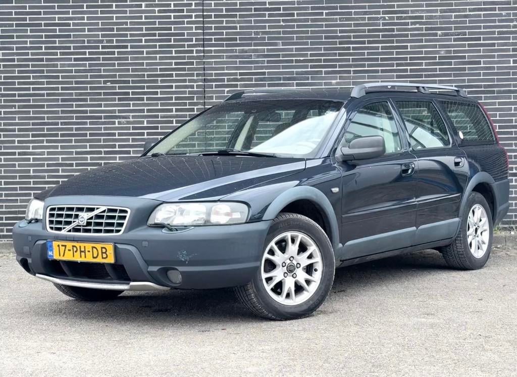 Volvo XC70 2.4 D5 Comfort Line Automaat, Leder, APK 12-'26!, Automaat, Stoelverwarming, 197 €/maand, XC70