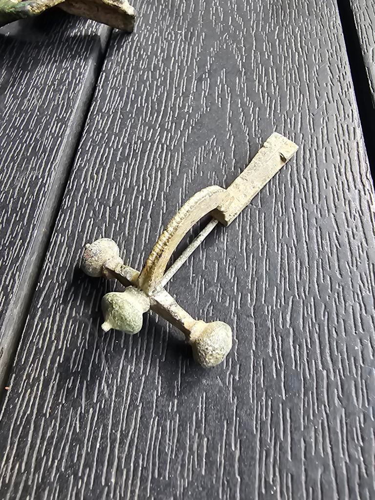 Fibula bodemvondst Romeinse, Ophalen of Verzenden, Overige materialen