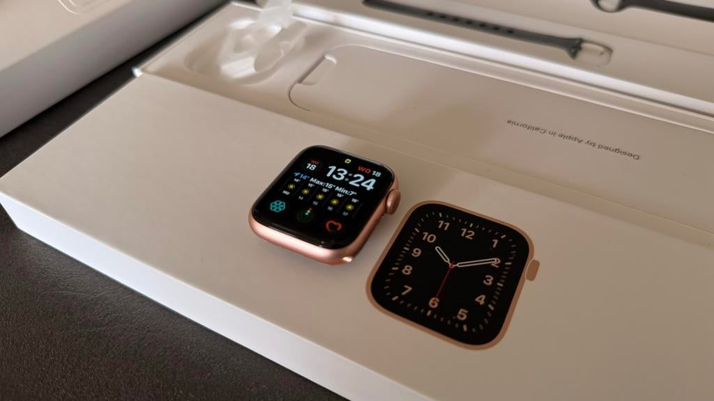 Apple Watch SE 40mm Gold met Cyprus Green band (97% battery), Apple Watch ⌚️, Hartslag, IOS, Ophalen of Verzenden