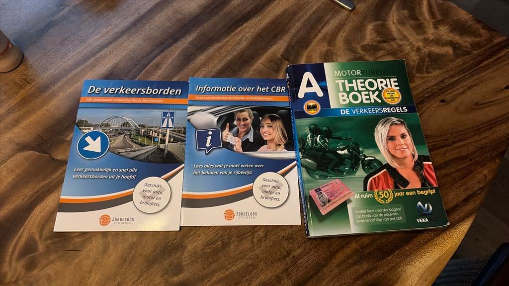 Motor Theorieboek VekaBest Editie, Boeken, Ophalen of Verzenden, Zo goed als nieuw, Overige niveaus, Nederlands