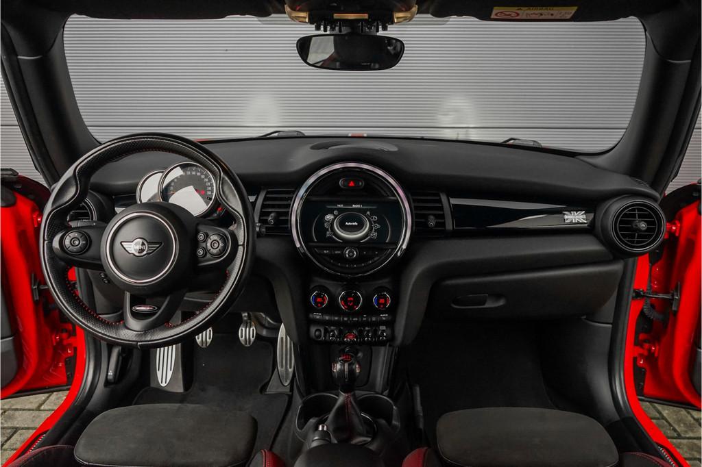 MINI Mini 1.5 Cooper Chili JCW Pack LED 17" (bj 2017), 12 maanden, 136 pk, Gebruikt, 4 stoelen