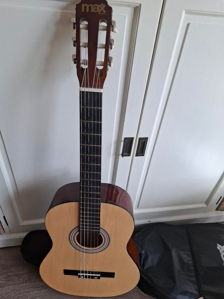 MaX gitaar met draaghoes, Muziek en Instrumenten, Ophalen, Zo goed als nieuw