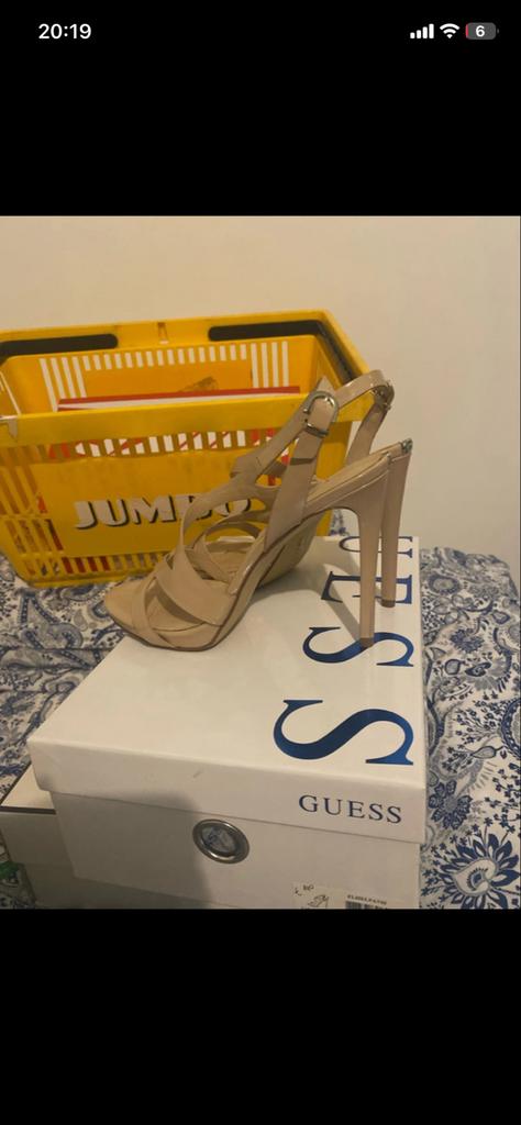 Guess hakken met doos, Kleding | Dames, Schoenen, Beige, Ophalen of Verzenden, Zo goed als nieuw, Schoenen met hoge hakken