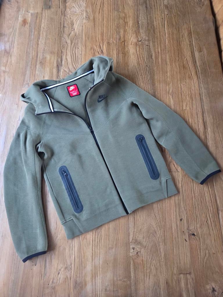 Nike Tech trainingspak L 147-158 cm, Kleding | Heren, Sportkleding, Overige maten, Ophalen of Verzenden, Zo goed als nieuw, Grijs