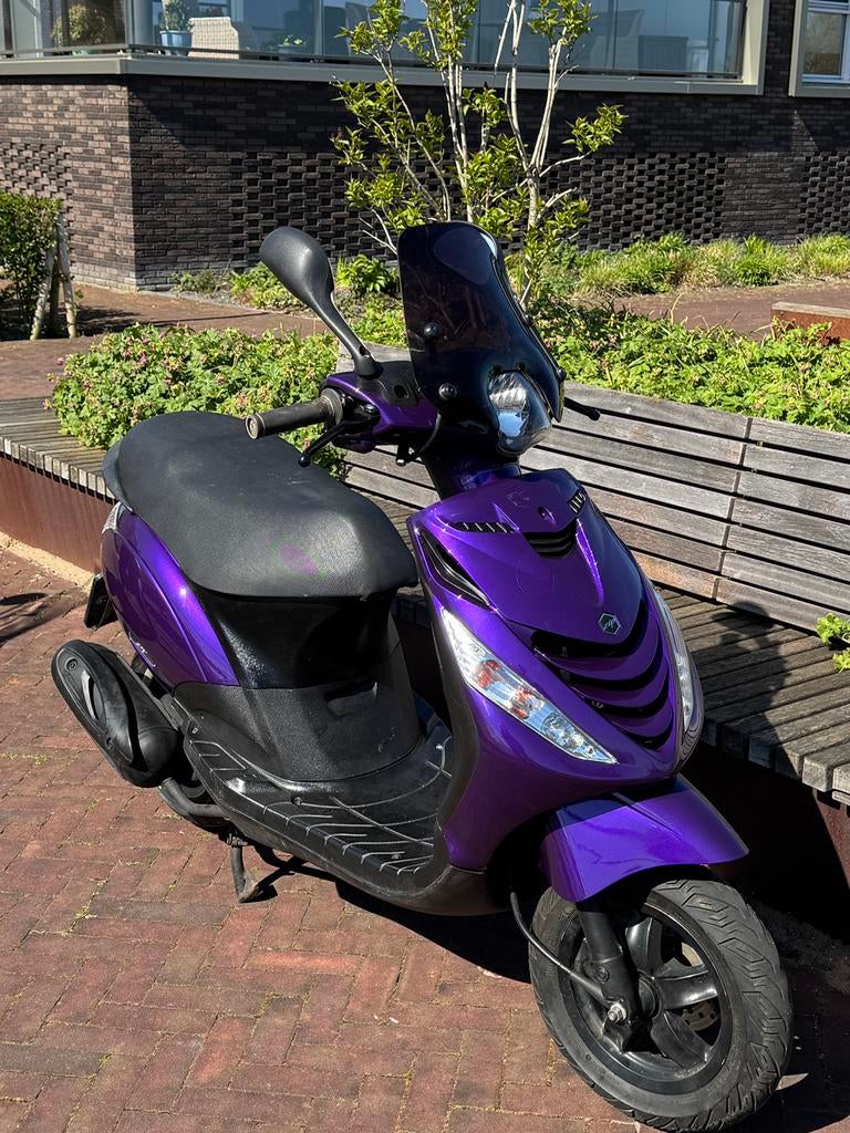 Piaggio zip brom, Fietsen en Brommers, Scooters | Piaggio, Ophalen, Maximaal 45 km/u, Zip, Zo goed als nieuw