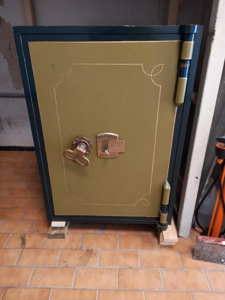 Authentieke kluis. Uniek object., Ophalen, Gebruikt, Brandkast