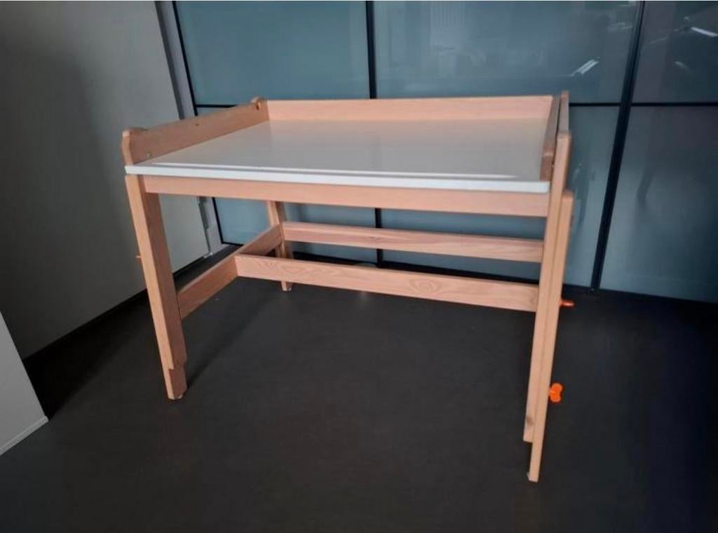 Flisat kinderburo, in hoogte verstelbaar., Ophalen, Gebruikt, Stoel(en)