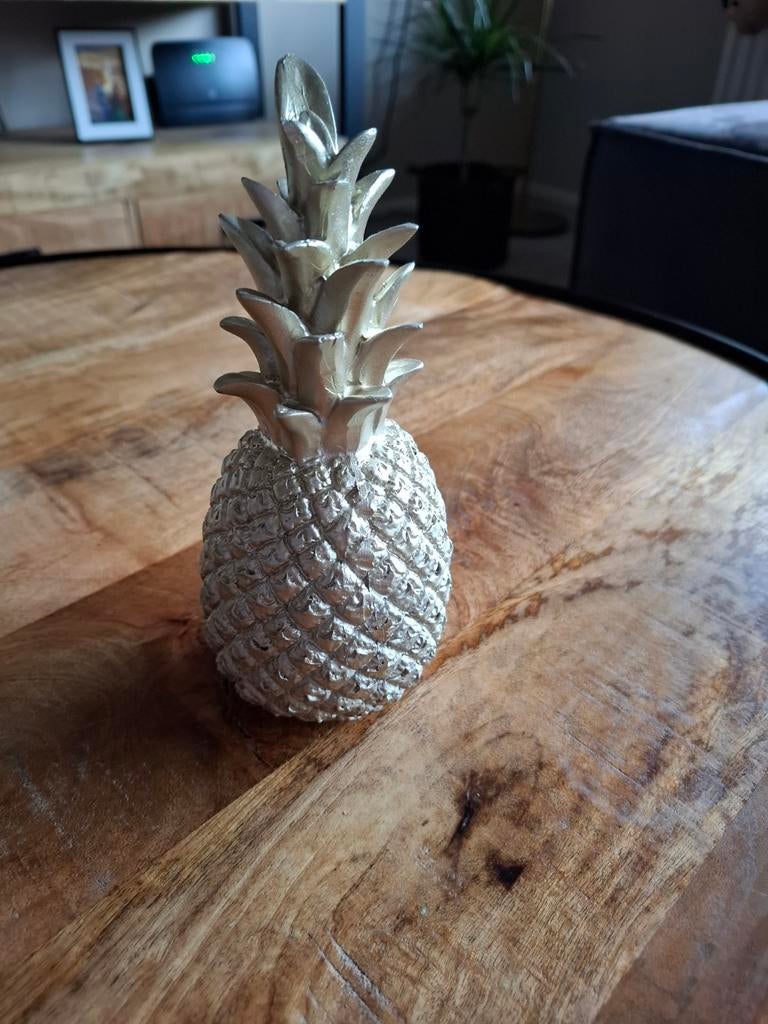 Decoratieve Ananas goud, Ophalen