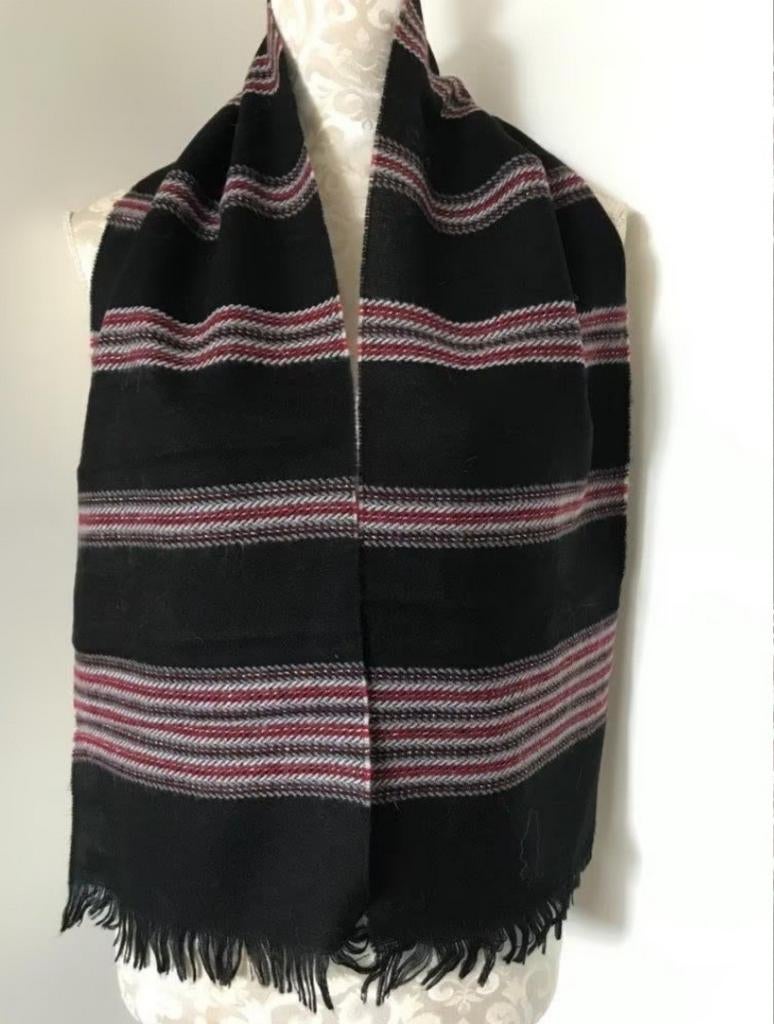 Zwarte Sjaal met Streepjes en gouddraad, Kleding | Dames, Mutsen, Sjaals en Handschoenen, Ophalen of Verzenden, Zo goed als nieuw
