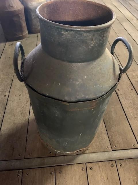 melkbus en melk zeef, Ophalen