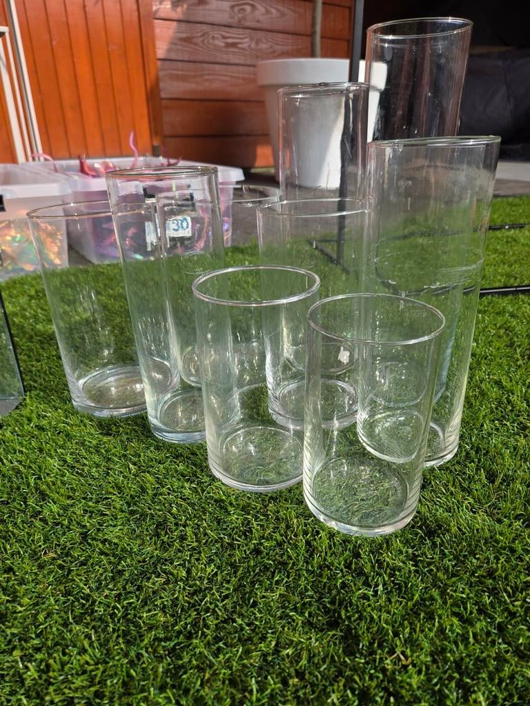Huur: 10x Cilindervazen & 7x Kaarshouders voor Decoratie, Overige materialen, Overige kleuren, 25 tot 50 cm, Ophalen of Verzenden