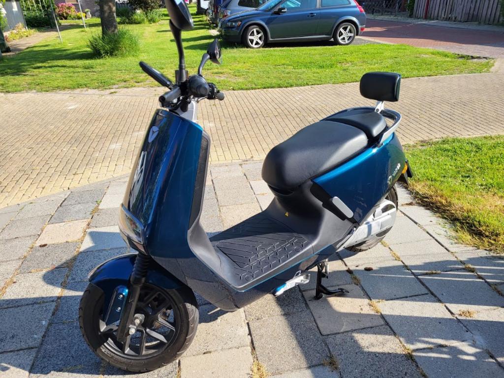 EXTRA ACCU! Yadea G5 Pro – 800 km – 2022 – zo goed als nieuw, Fietsen en Brommers, Brommers | Overige merken, Ophalen, Maximaal 45 km/u