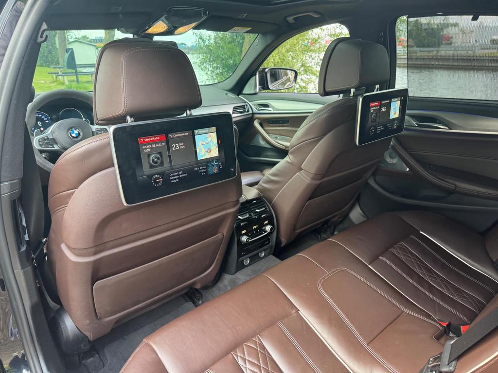 BMW 5-serie M550i xDrive High Exe 550PK B&O Performance Pack, Gebruikt, 2000 kg, 4395 cc, Bedrijf