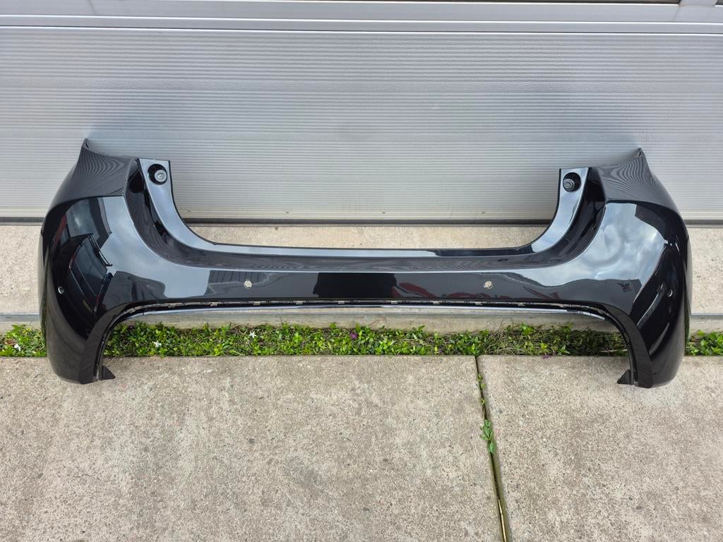 Toyota yaris hybrid achterbumper met lichte scahden, Ophalen, Gebruikt, Toyota, Achter