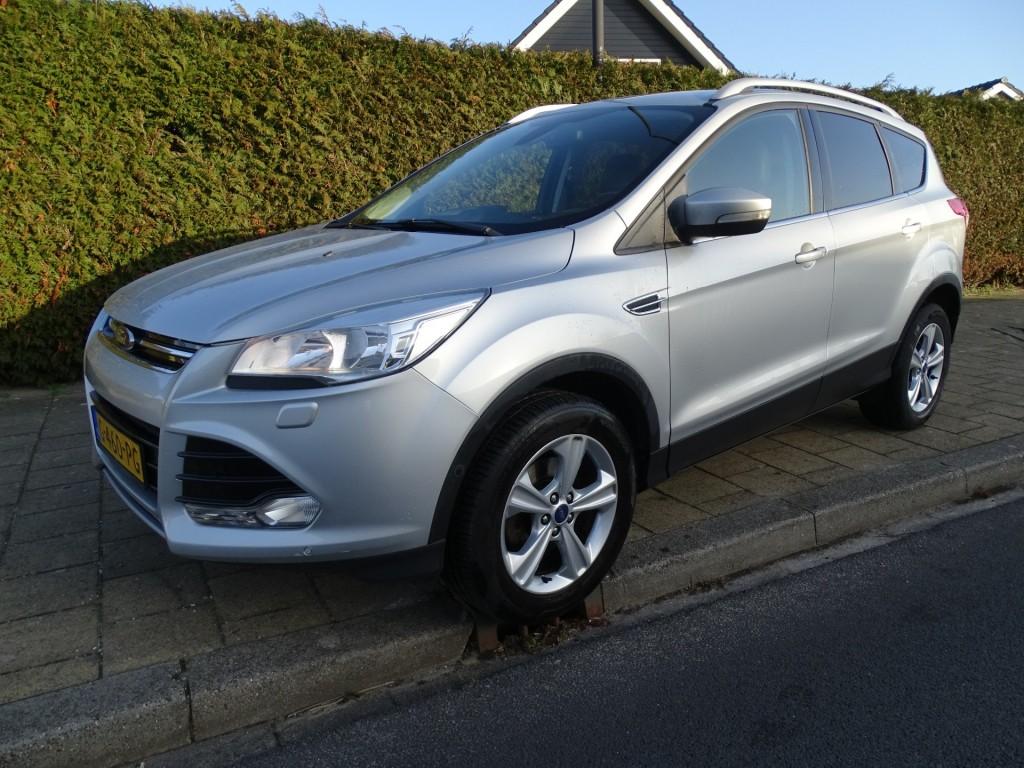Ford KUGA 1.5 TITANIUM PLUS-Navi-Blth-Came-hlf leer-Cruise, Euro 6, 4 cilinders, Electronic Stability Program (ESP), Bedrijf