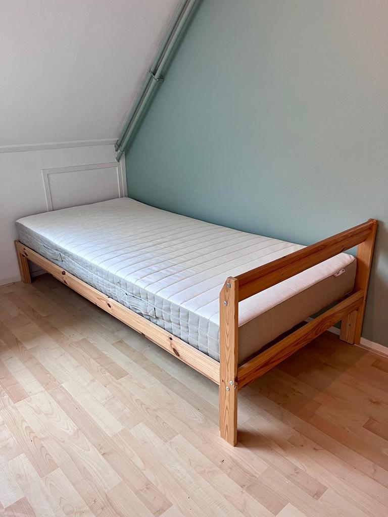 Eénpersoonsbed Ikea Neiden., Ophalen, 90 cm, Eenpersoons, Bruin