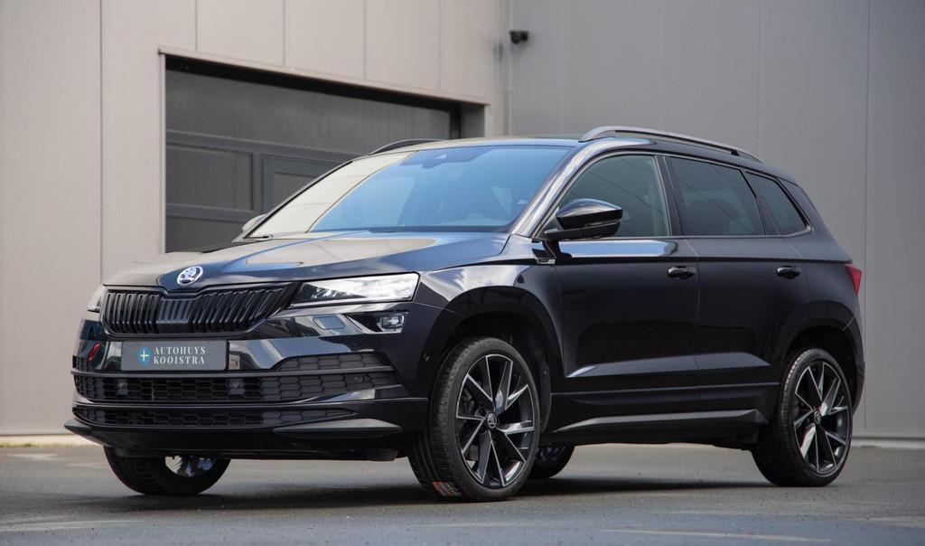 Skoda Karoq 1.5 TSI ACT Sportline Business |Panorama|Virtual, Stof, 4 cilinders, 150 pk, Zwart