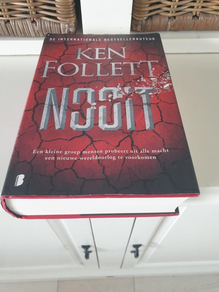 Ken Follett - Nooit, Ophalen of Verzenden, Gelezen