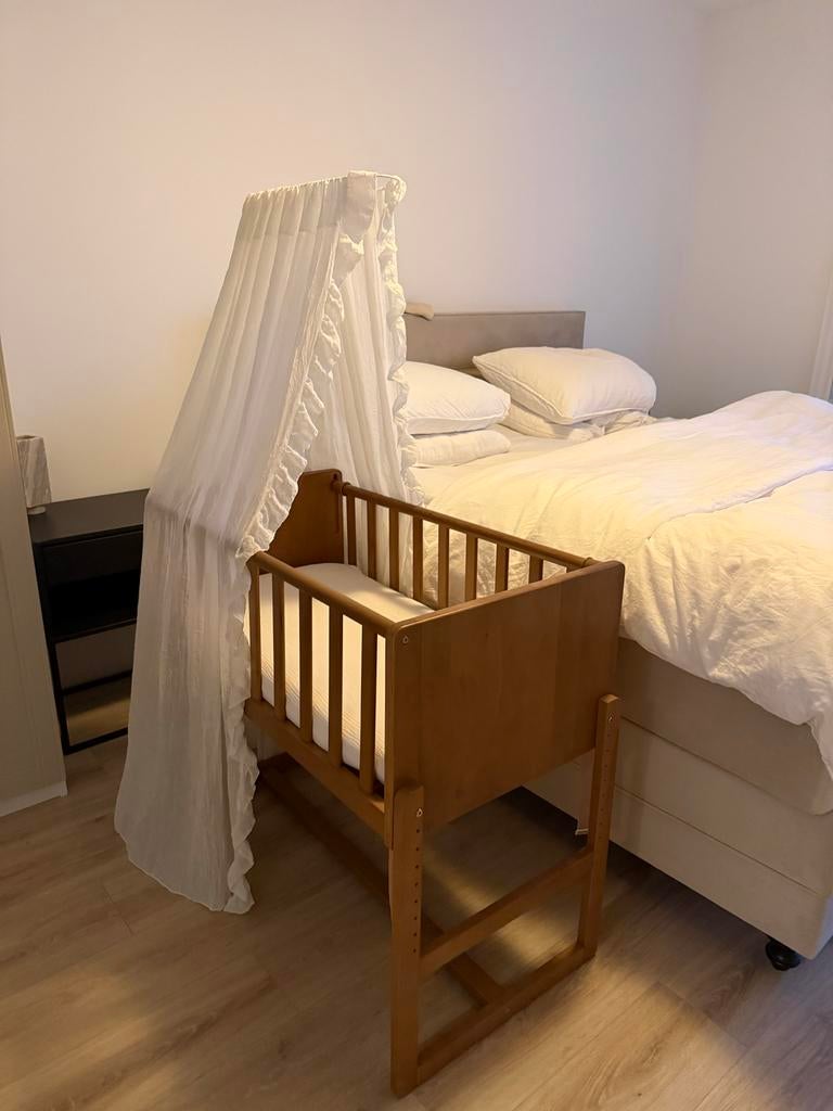 Petite Amelie Co-sleeper Walnoot - Wieg, Ophalen, Zo goed als nieuw, Wieg