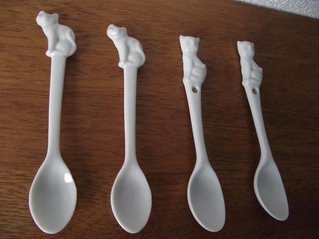 4 stuks wit porselein katten lepeltje poes lepels 14 cm p s, Overige materialen, Nieuw, Ophalen of Verzenden, Vaatwasserbestendig