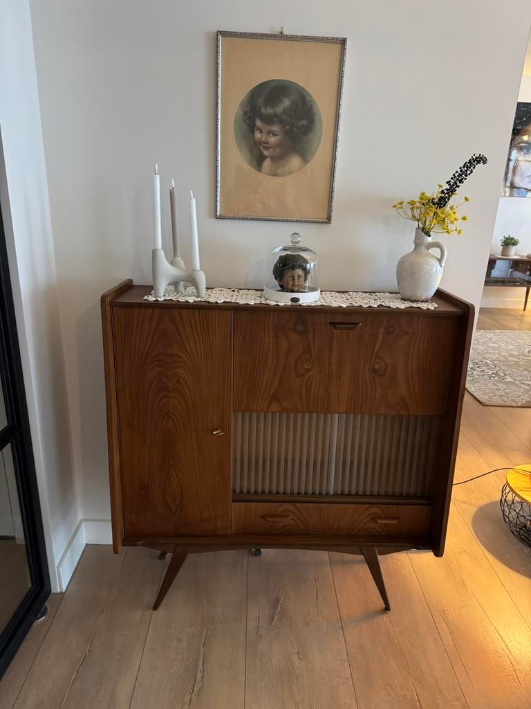 Vintage kast met melkglazen deurtjes, Ophalen