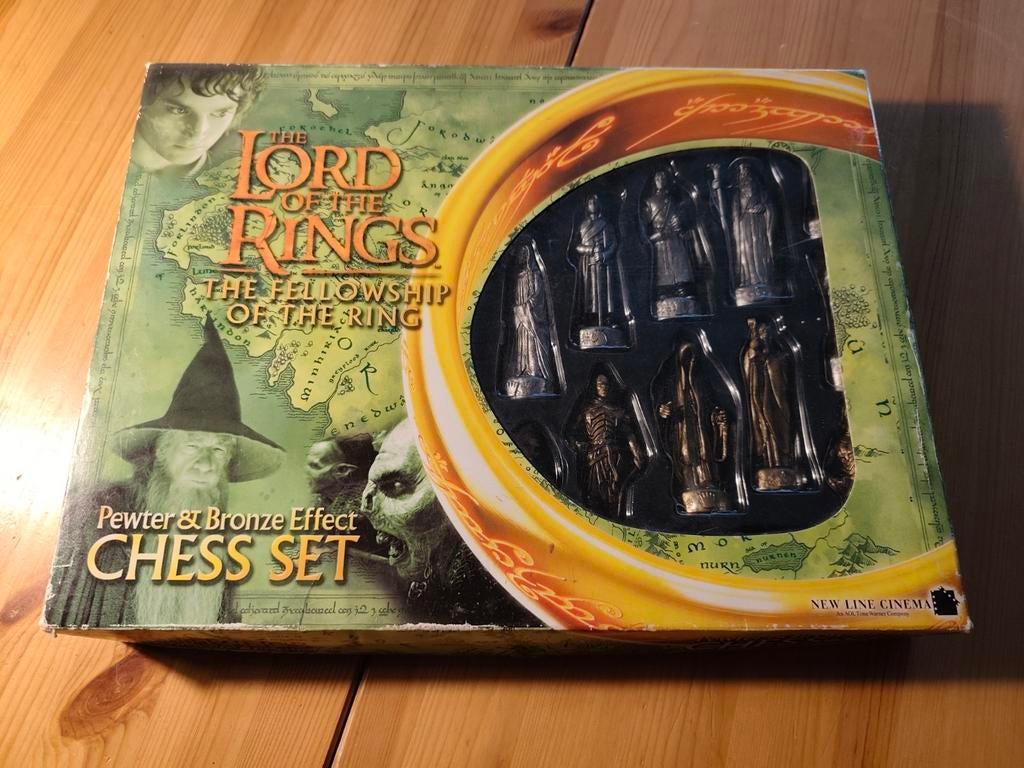 Lord of the Rings Schaakspel - Pewter & Bronze Effect, Een of twee spelers, Ophalen of Verzenden, Zo goed als nieuw, New Line Cinema