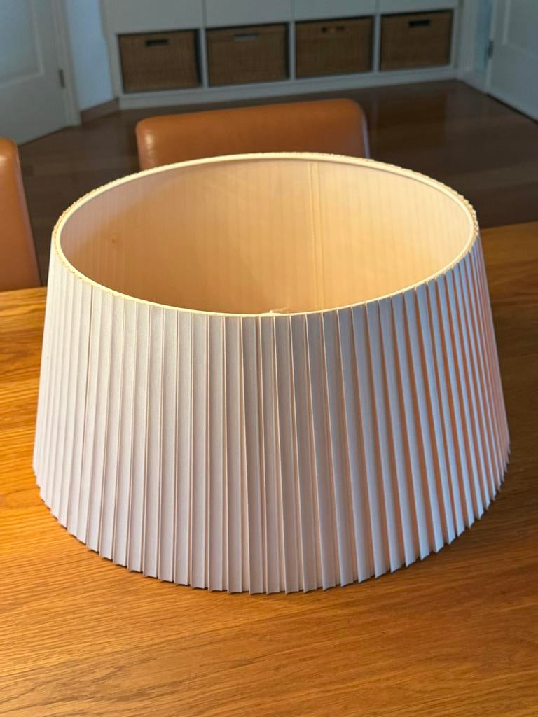Grote plissé lampenkap - Klassieke schoonheid, 25 tot 50 cm, Rond, Ophalen of Verzenden, Zo goed als nieuw
