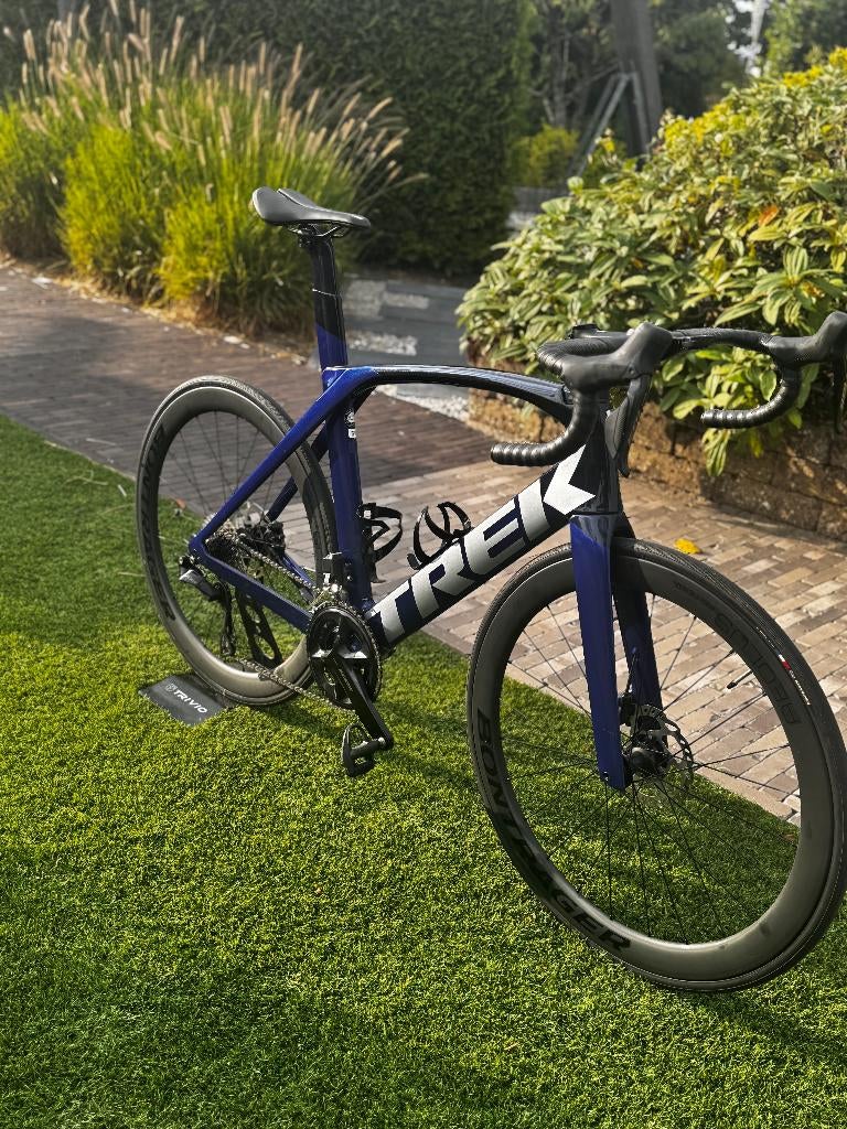Trek Madone SL 6 – Hex Blue (2023) – Maat 58, Fietsen en Brommers, Fietsen | Racefietsen, 28 inch, Carbon, Heren, Zo goed als nieuw