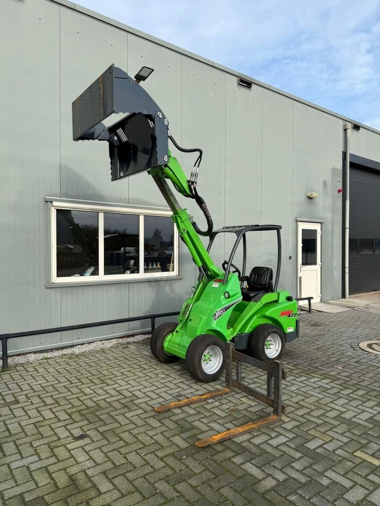 shovel Avant 423 te huur, Ophalen, Tuinaarde