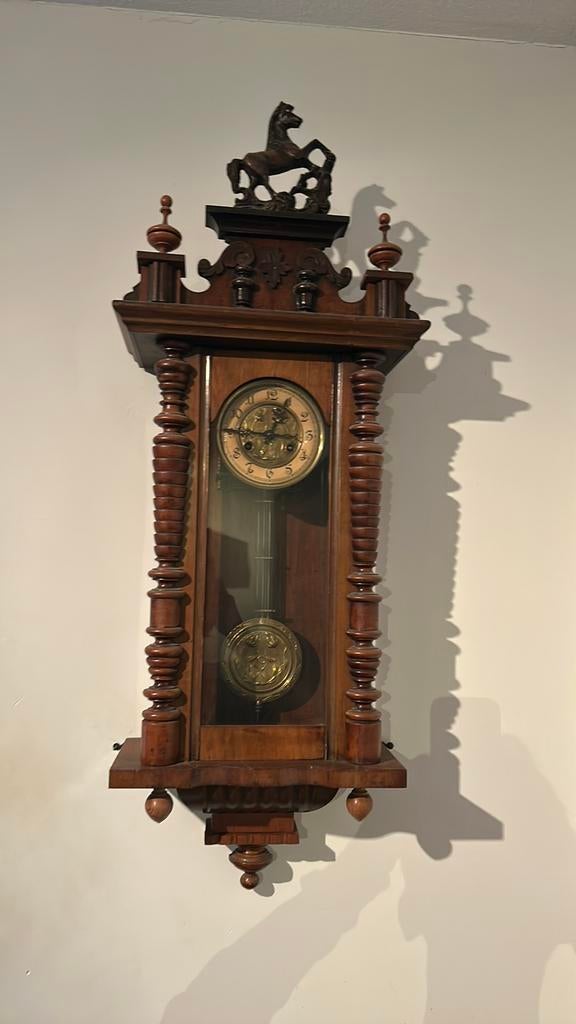 Antieke paardjesklok met papiermaché paardje, Ophalen of Verzenden