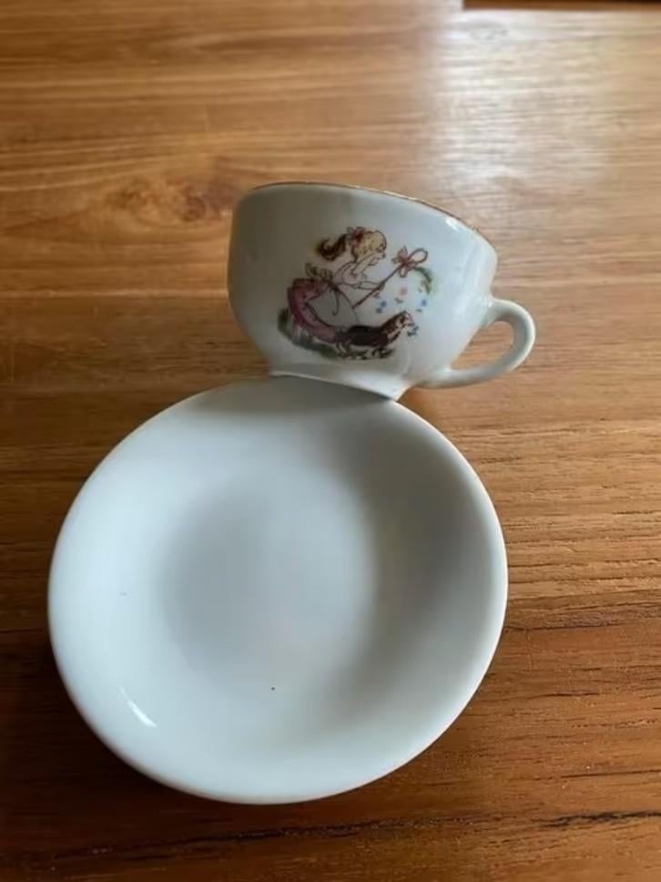 Mosa select : kinder/poppenservies - kopje en schoteltje, Ophalen of Verzenden, Gebruikt, Porselein, Kop en/of schotel