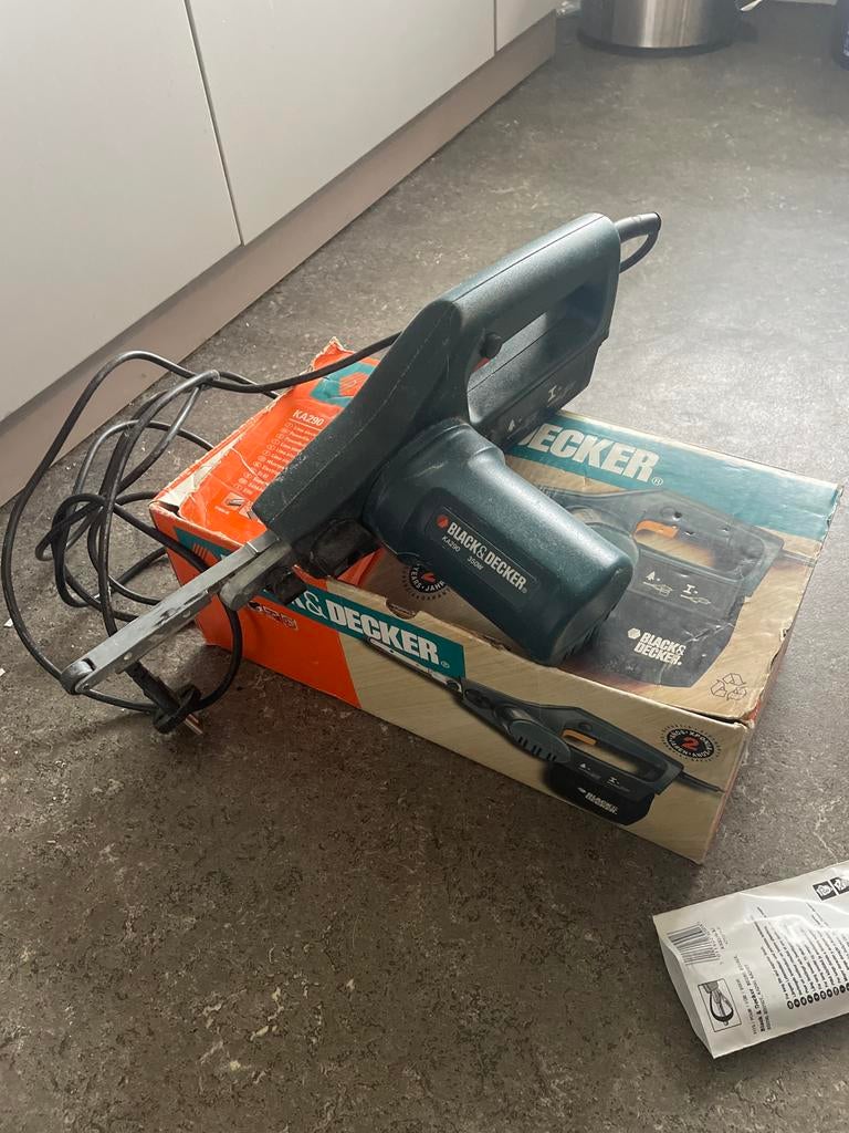 Black & Decker KA290 Bandschuurmachine - Zo goed als nieuw, Doe-het-zelf en Verbouw, Gereedschap | Schuurmachines, Ophalen of Verzenden