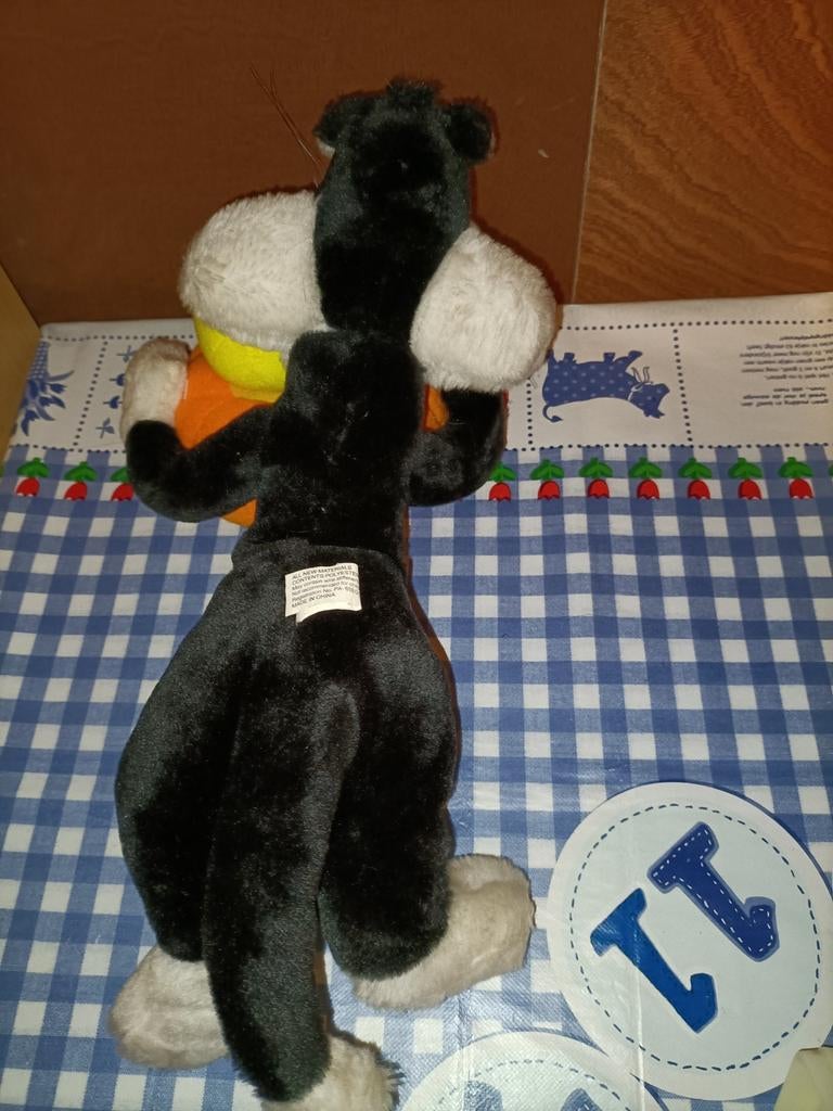 Sylvester knuffel met tweety in zijn armen in pompoen ui, Ophalen of Verzenden, Zo goed als nieuw, Overige typen