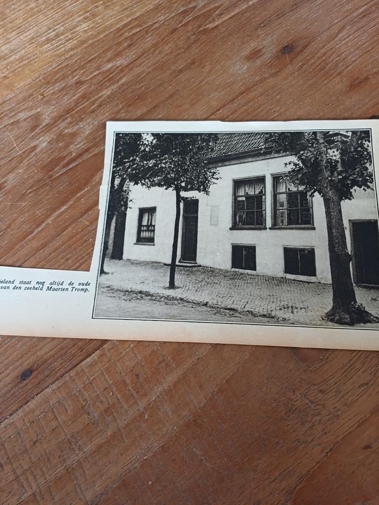 Knipsel Vlieland woning Maarten Tromp 1933, Ophalen of Verzenden, 1920 tot 1940, Knipsel(s)