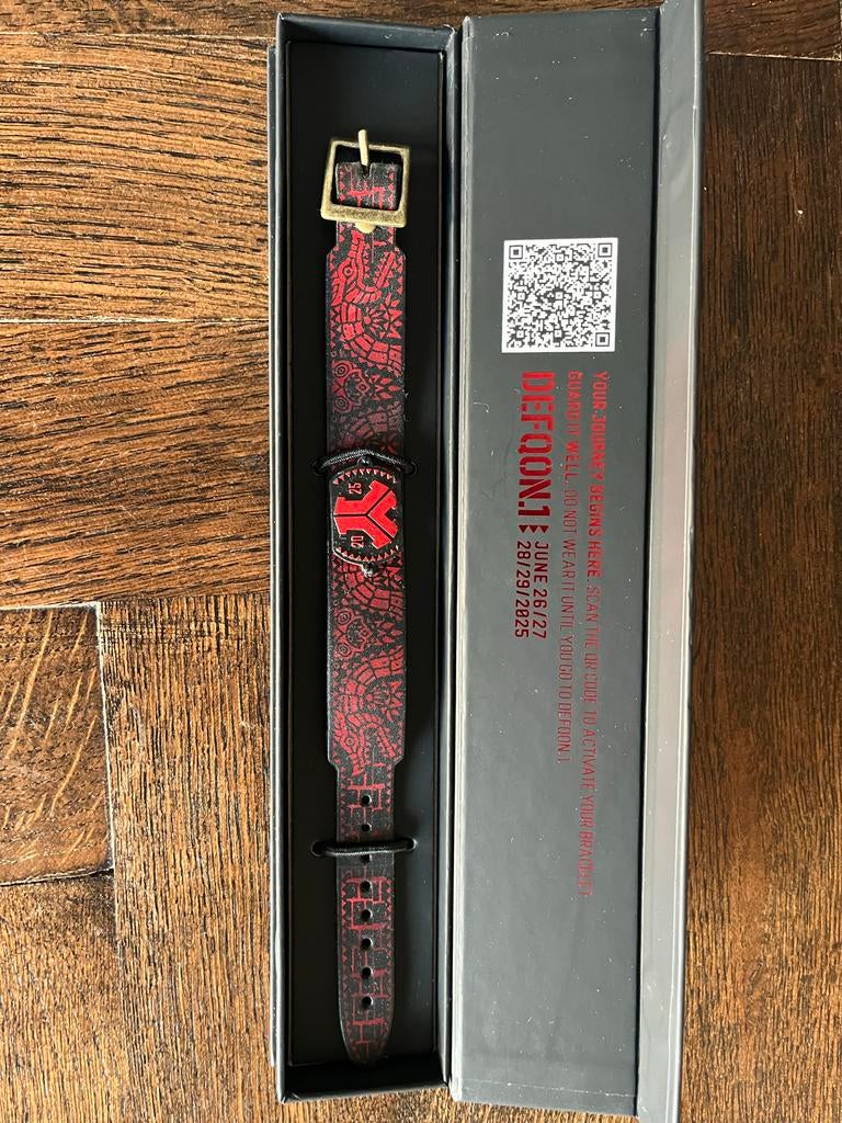 Defqon.1 armband / bracelet 2025, Overige merken, Overige materialen, Leer, Polshorloge