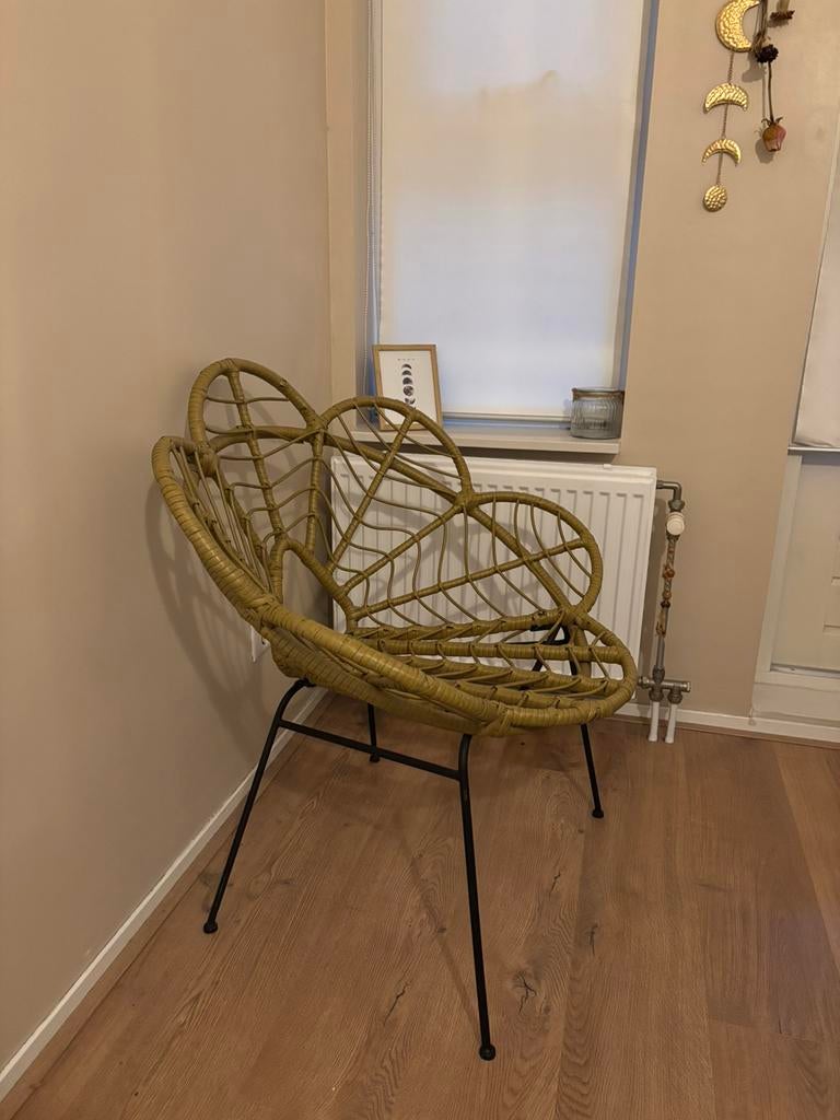 Rotan stoel flower/lotus, Ophalen, Zo goed als nieuw, Bruin, Eén