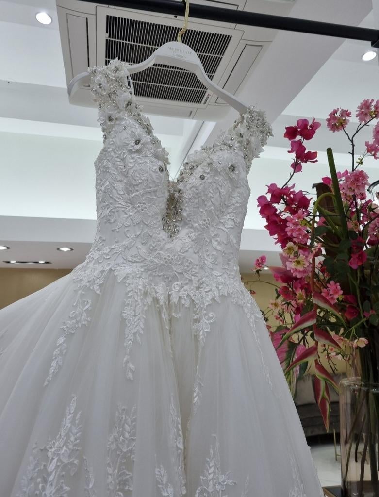 Trouwjurk 42/44., Ophalen of Verzenden, Zo goed als nieuw, Wit, Trouwjurk