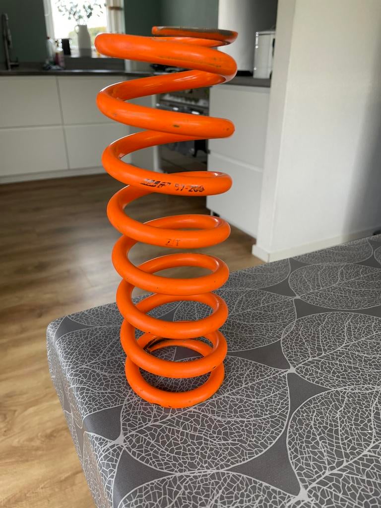 KTM WP achterveer 57-260, Ophalen