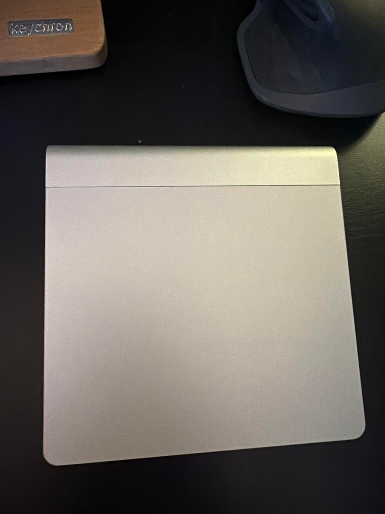 Apple Magic Trackpad A1339, Computers en Software, Muizen, Rechtshandig, Ophalen of Verzenden, Zo goed als nieuw, Draadloos
