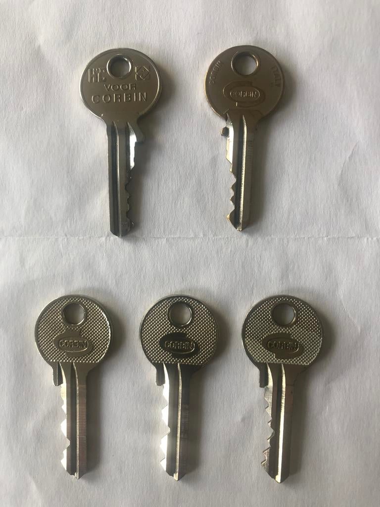 Sleutels van Corbin als nieuw 5 stuks, Verzamelen, Overige Verzamelen, Zo goed als nieuw, Ophalen